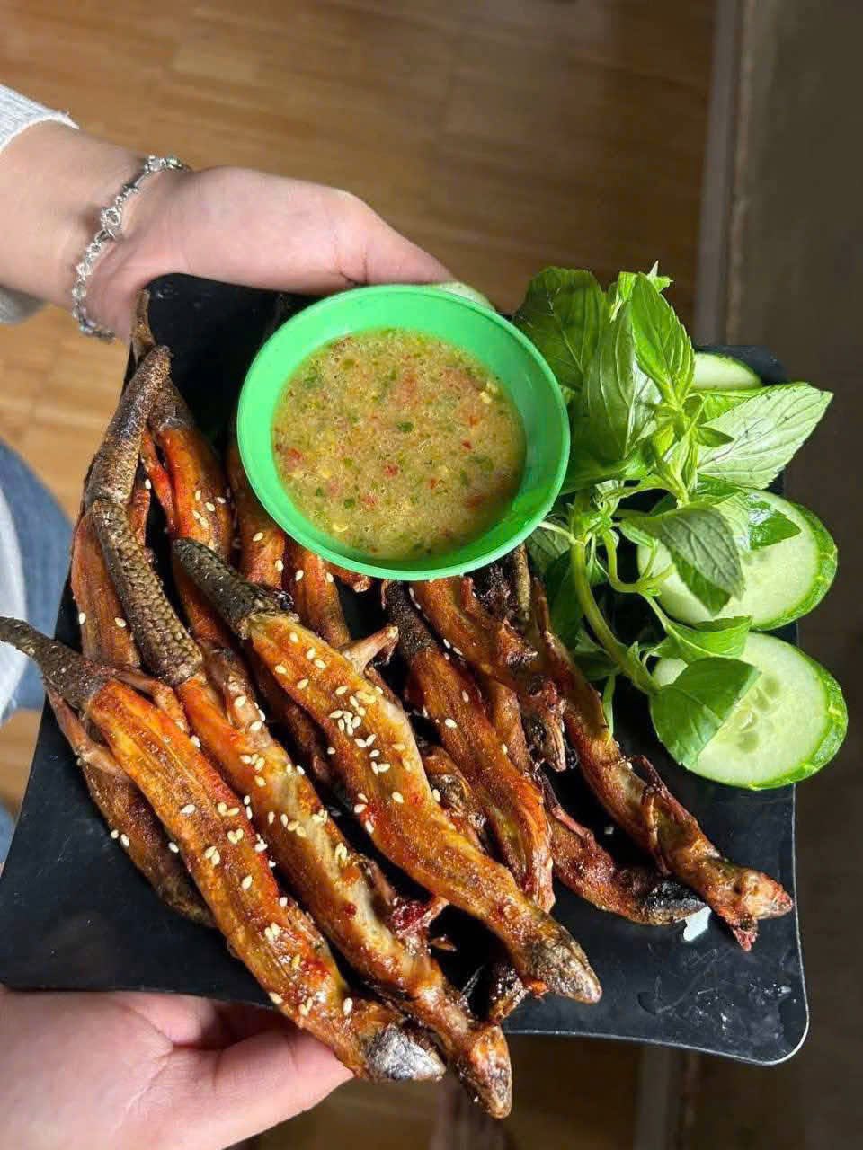 rắn mối nướng mọi đặc sản miền Tây