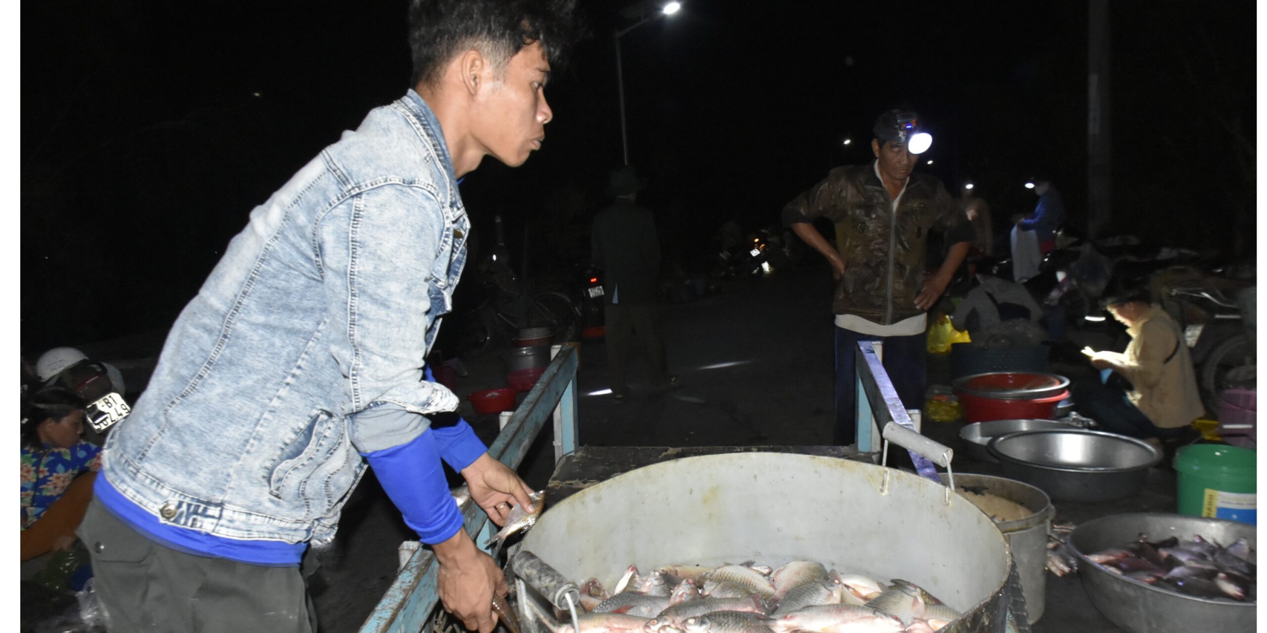 Chợ ma Tha La An Giang họp lúc rạng sáng mùa nước nổi